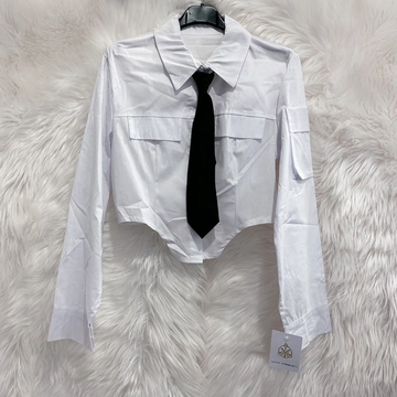 Elegáns rövid fazonú ing nyakkendővel - fehér