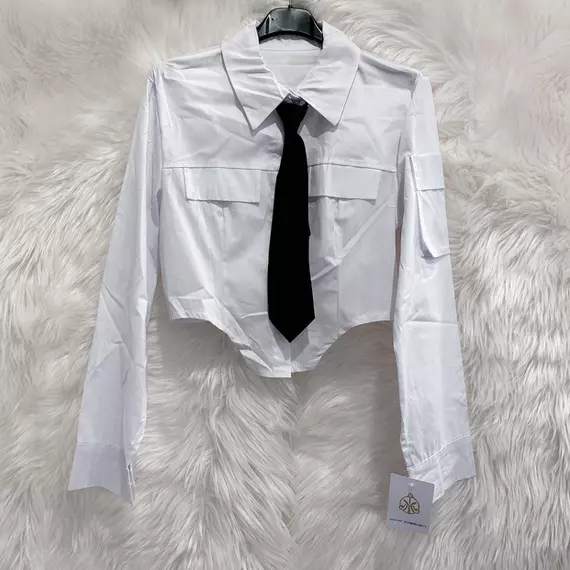 Elegáns rövid fazonú ing nyakkendővel - fehér